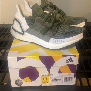 Ultraboost 19 Raw Khaki/Black size 6.5 NWT
